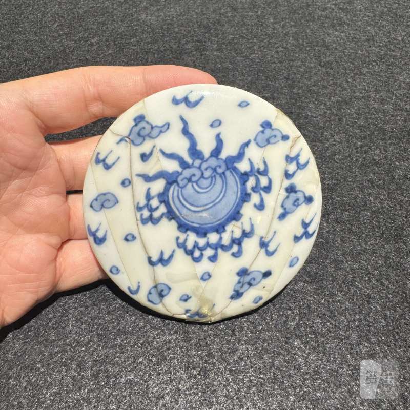 明成化 青花云鹤纹盖罐 - 图8